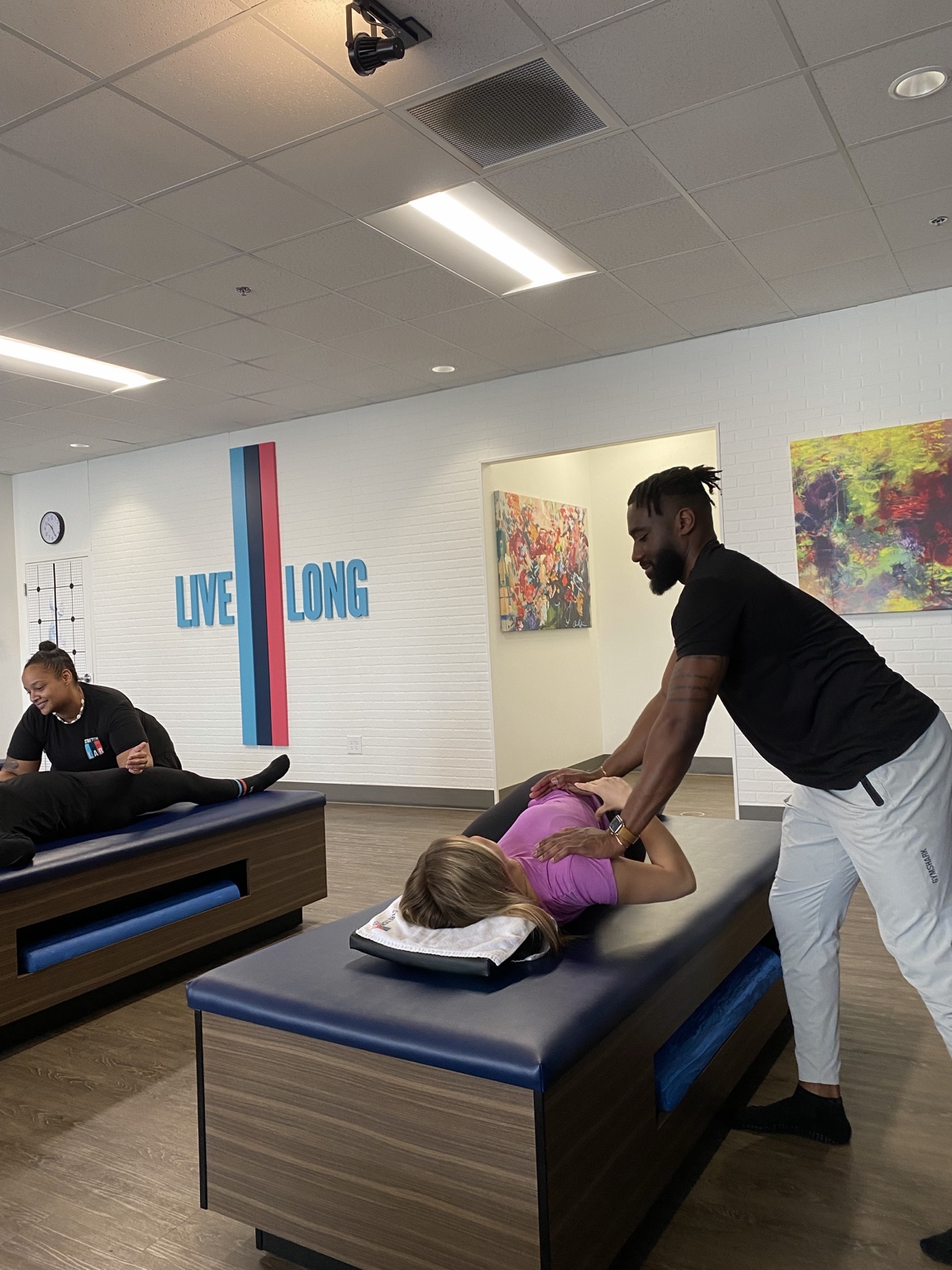 Alvin Delve assisted stretching session